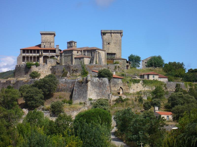 Parador Castillo De Monterrei Zewnętrze zdjęcie
