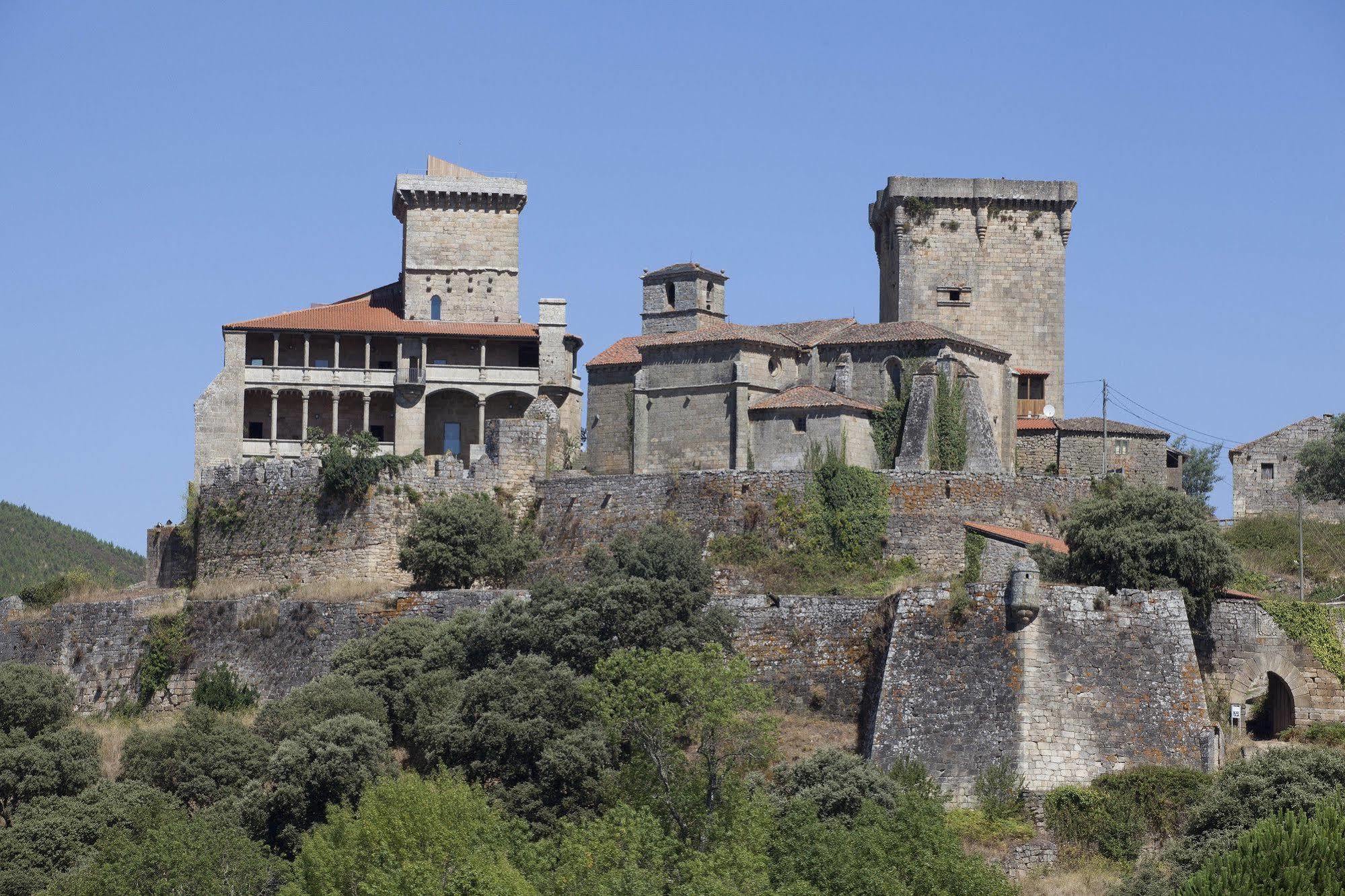 Parador Castillo De Monterrei Zewnętrze zdjęcie